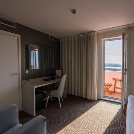 The One Grand Hotel Da Povoa - By Mhmb Hospitality Повуа-ди-Варзин Экстерьер фото